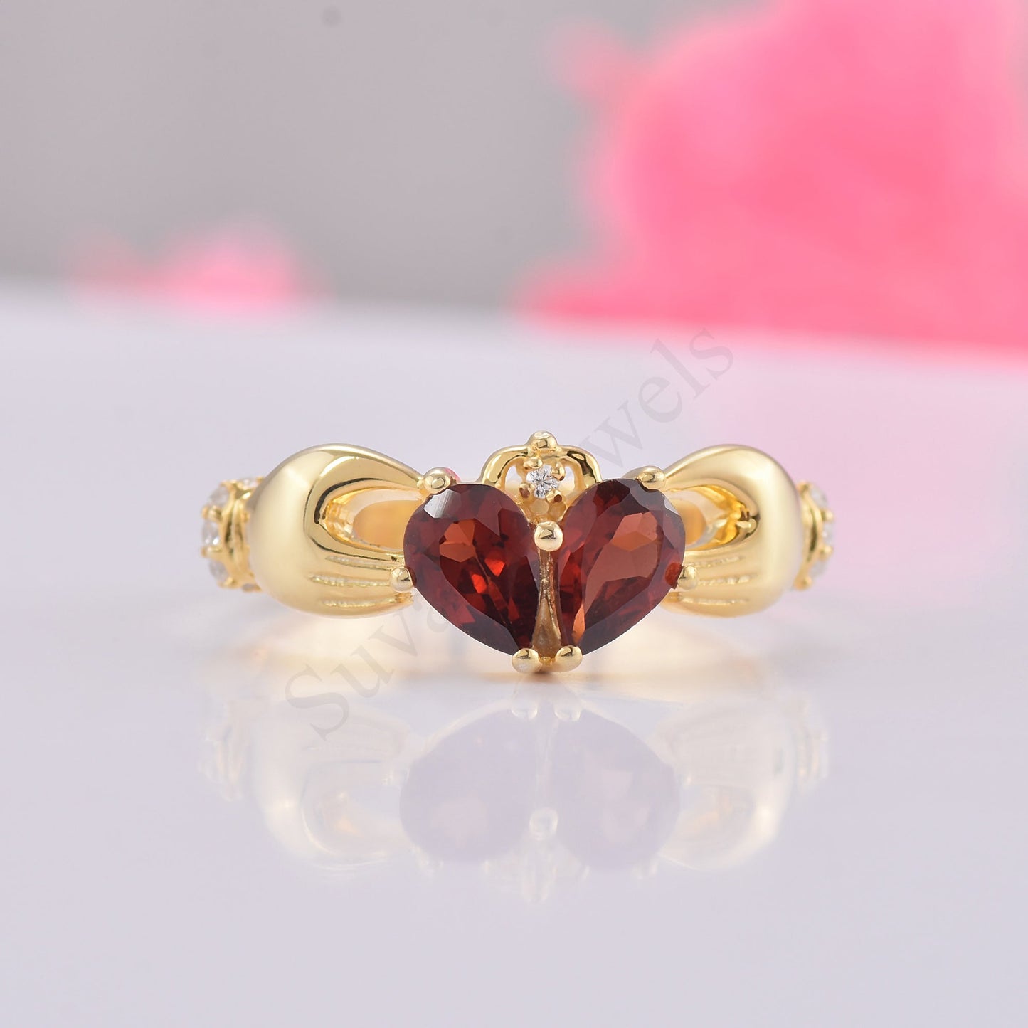 garnet claddagh ring