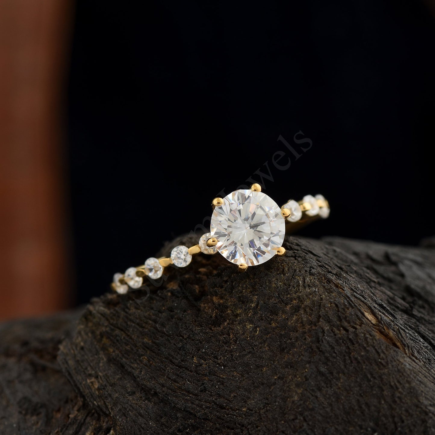 Round Cut Solitaire Ring