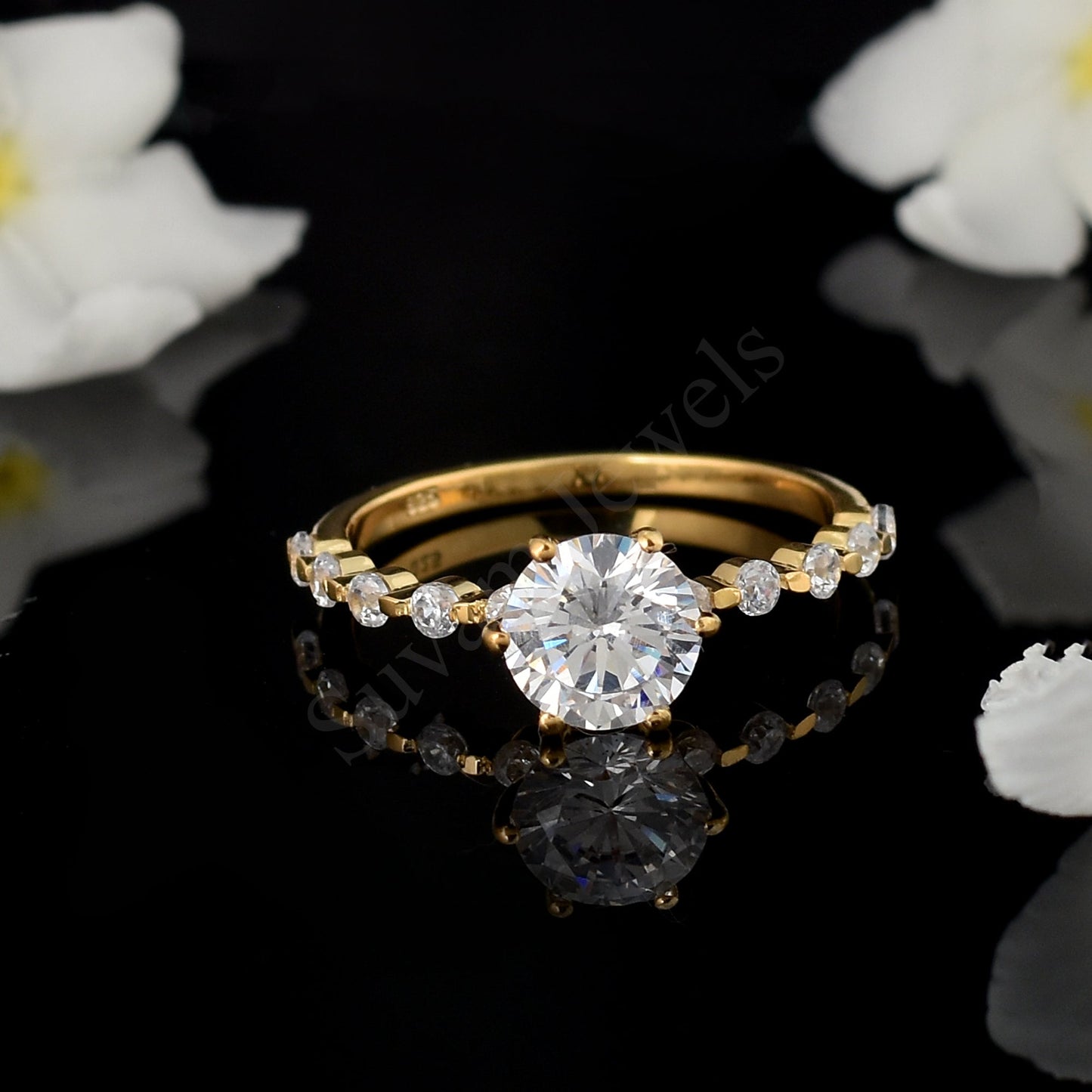Round Cut Solitaire Ring