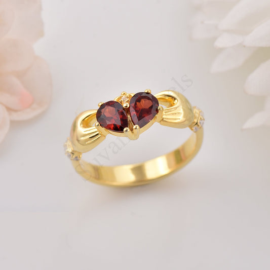 garnet claddagh ring