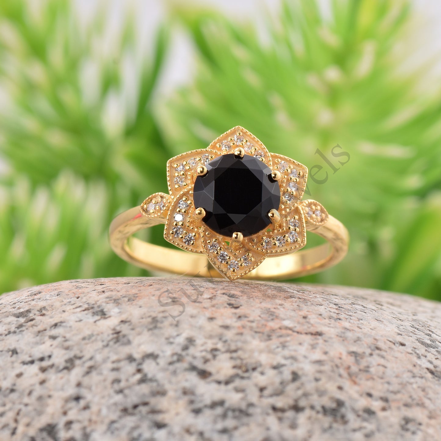 Vintage Black onyx Engagenent Ring